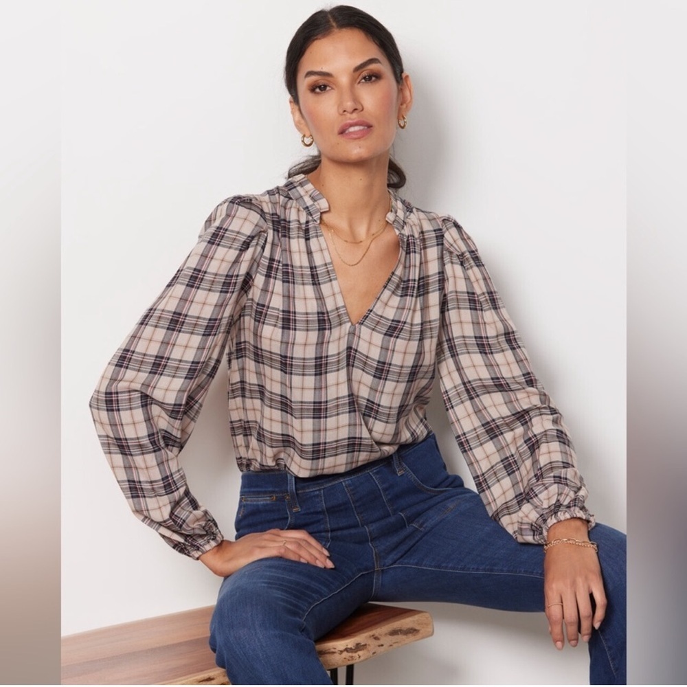 Evereve > Plaid V Neck Blouse Extra Small - Picture 10 of 10